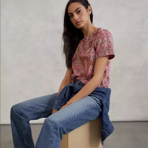 NWT Anthropologie Demeter Paisley Tee Red Pink Top Short Sleeve New - Picture 1 of 6
